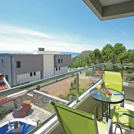 Апартаменты Em *