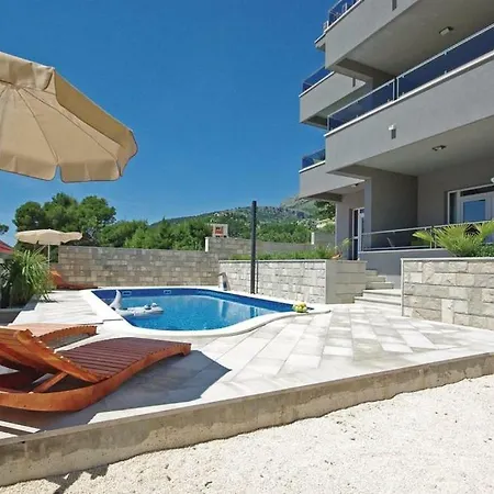 Lägenhet Em Makarska