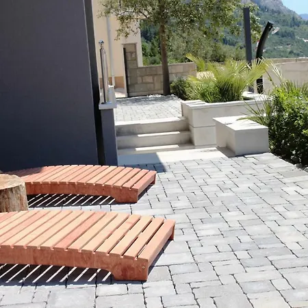 Em Апартаменты *