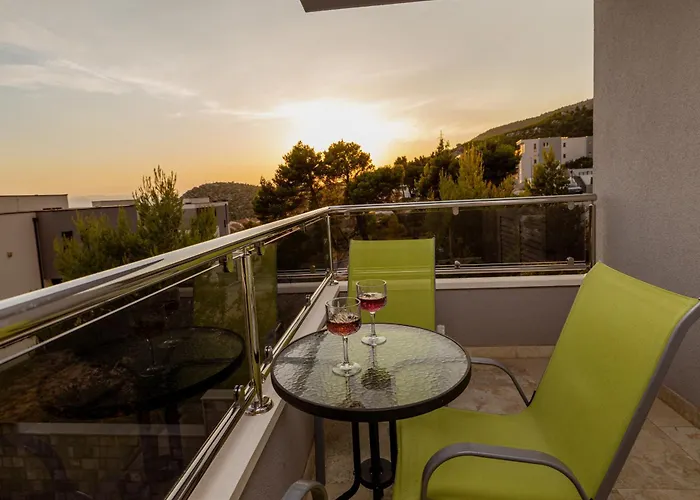 Em Apartman Makarska